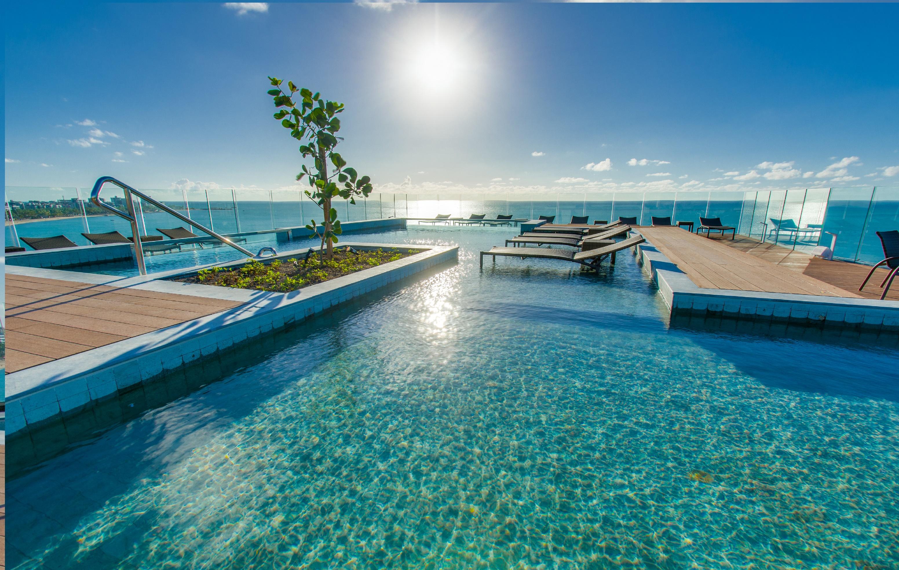 Meridiano Hotel Maceió Exteriér fotografie Infinity pool at the rooftop of the hotel
