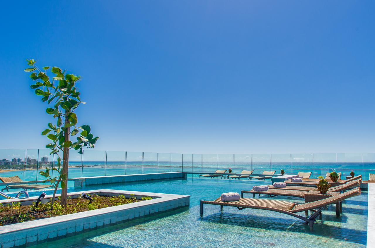 Meridiano Hotel Maceió Exteriér fotografie The rooftop pool at the hotel